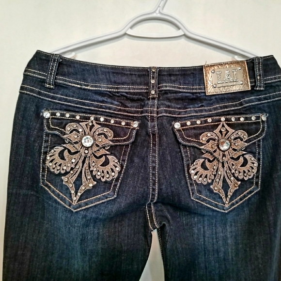 L.A. Idol Jeans - Picture 1 of 7